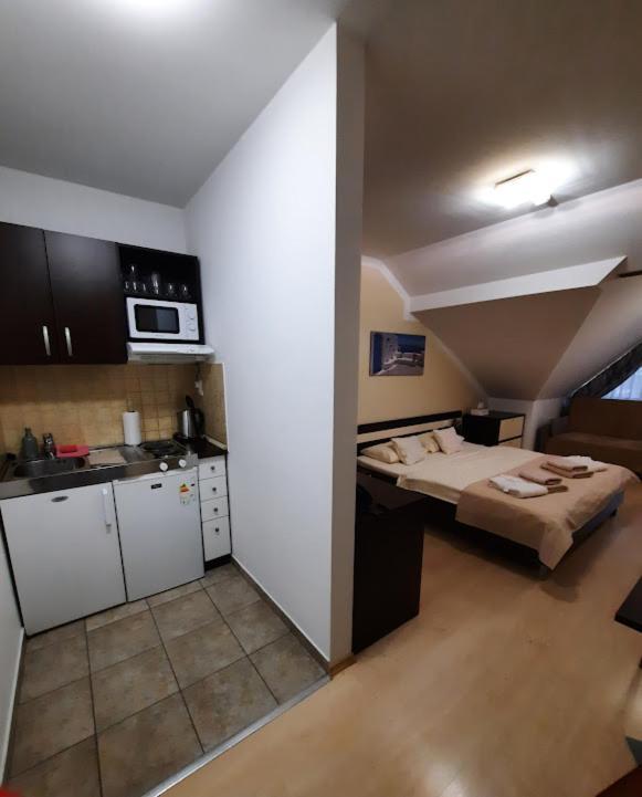 Apartman Sienna Besenova Bagian luar foto